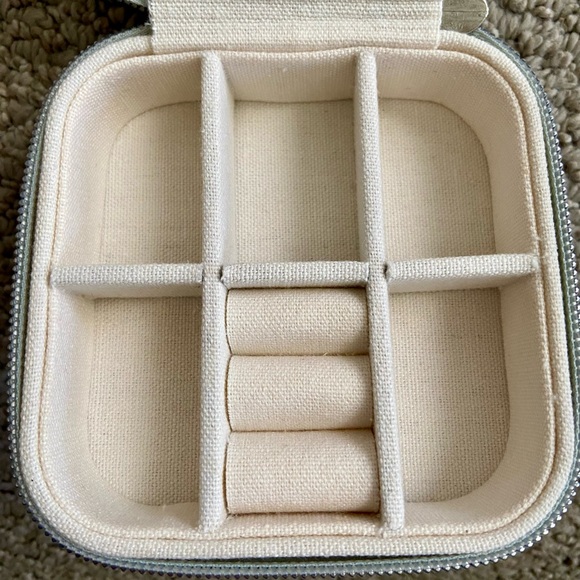 Milly Travel Jewelry Case (NWOT) - Picture 10 of 15